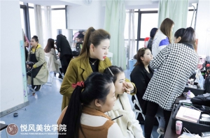 厦门哪家化妆学校教化妆好？