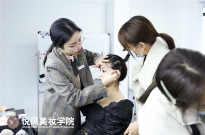 厦门正规化妆培训学校推荐！
