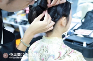老师耐心又专业，悦风美妆学院的学习体验太赞了！