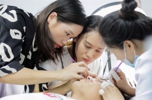 找化妆学校，这家机构为什么值得信赖