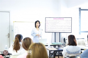 化妆培训学校实测推荐，零基础避坑指南